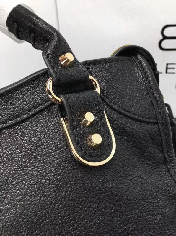 BALENCIAG巴黎世家 原版義大利進口山羊皮 小金釘 單肩斜挎包  BL1179